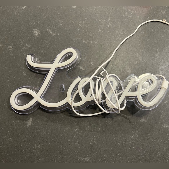 New Love neon sign usb adaptor and on off switch - Picture 2 of 3